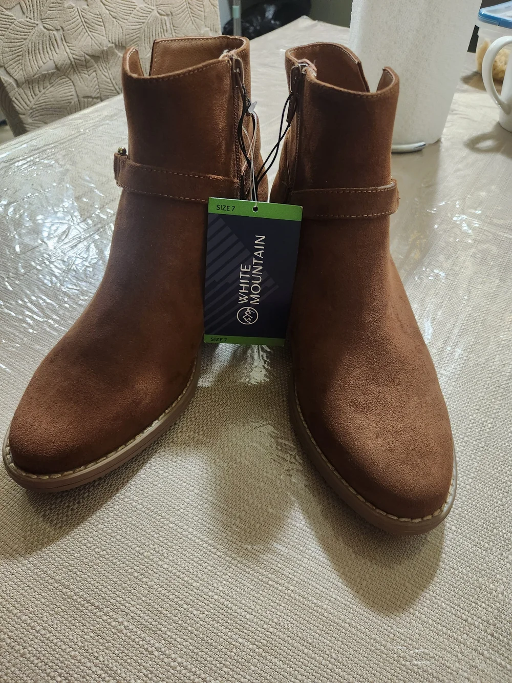 White Mountain Women's Brown Suede Ankle Boots
